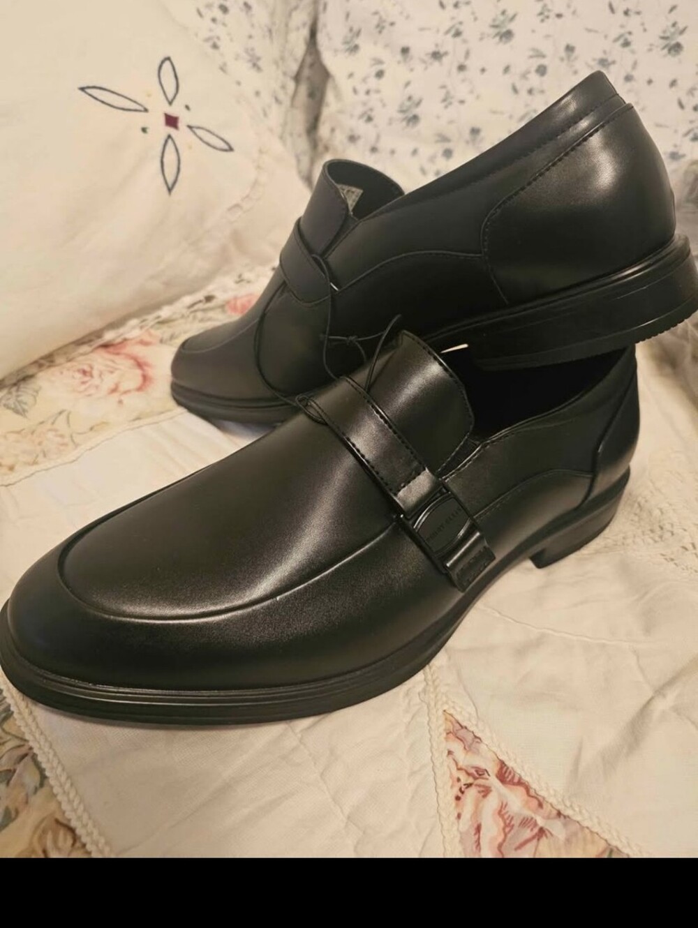 New mens size 11 Perry Ellis portfolio (ultrafoam)